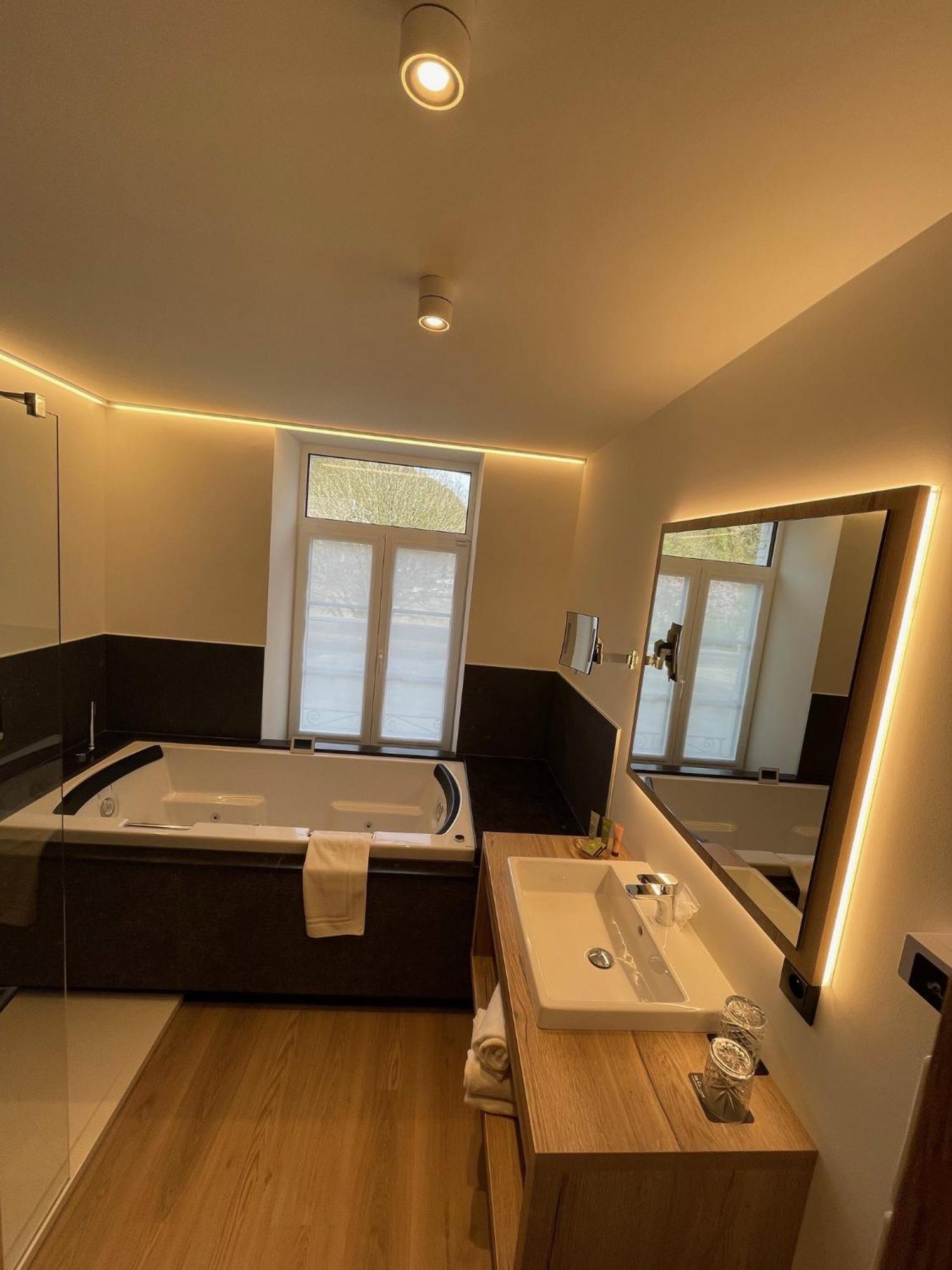 Hotel Le Charme De La Semois Alle Bagian luar foto